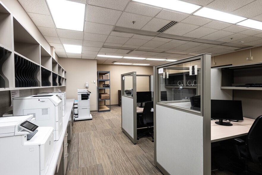 More Photos Of 5891 W Eugie Ave, Glendale Medical For Sale