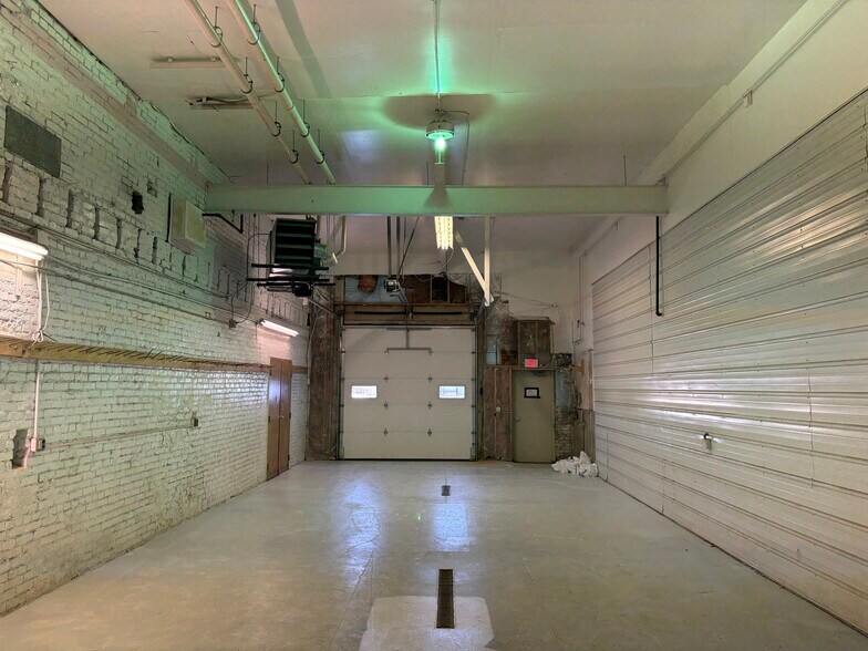 More Photos Of 4201 W 1st St, Duluth Warehouse For Sale