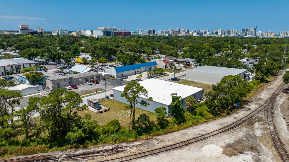 More Photos Of 2169 10th St, Sarasota Warehouse For Sale