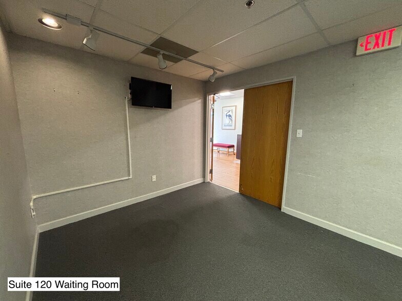More Photos Of 14100 Fivay Rd, Hudson Medical For Lease