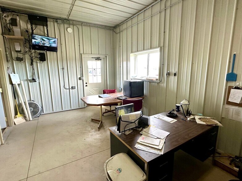 More Photos Of 535 W Main St, Le Roy Industrial For Sale