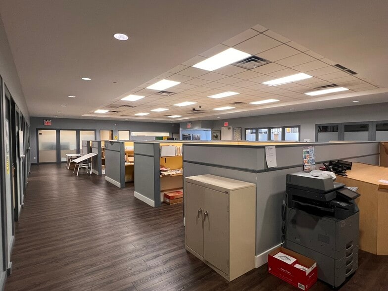 More Photos Of 230-234 S 5th Ave, Mount Vernon Light Distribution For Sale