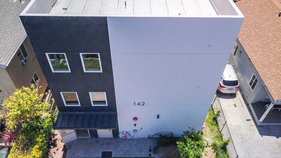 More Photos Of 142 E 84th St, Los Angeles Apartments For Sale