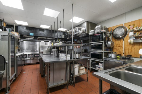 More Photos Of 601 N 1st St, Pulaski Restaurant For Sale