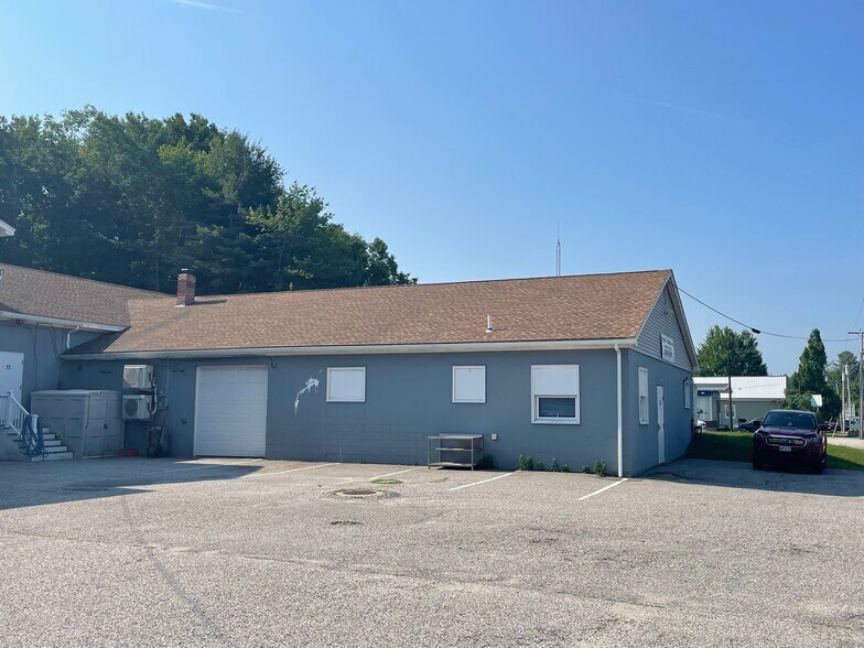 More Photos Of 42 Lewiston Rd, Gray Warehouse For Lease