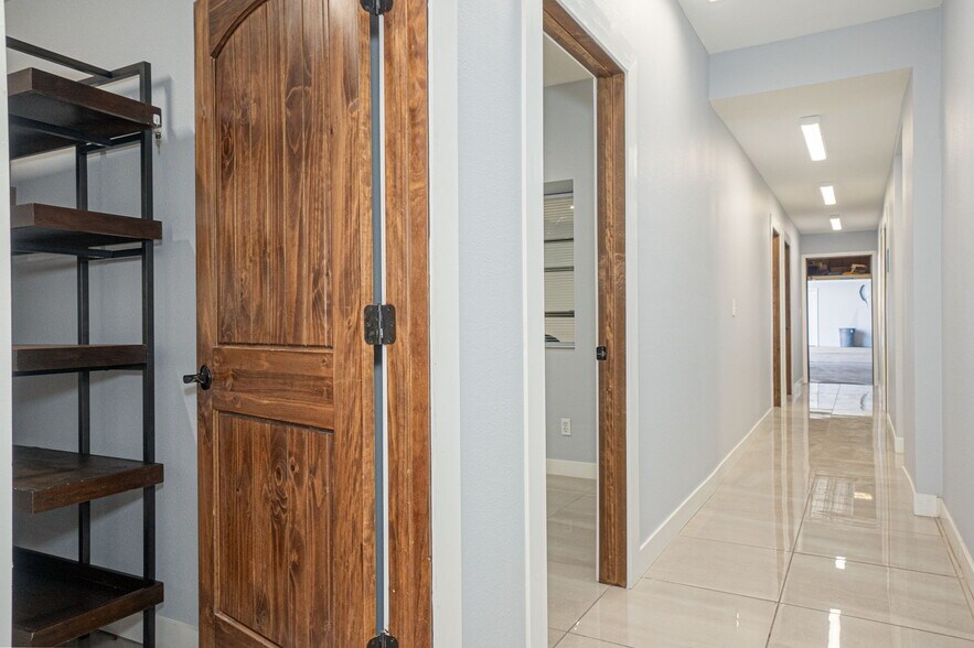 More Photos Of 3500 Confederate Rd, El Paso Warehouse For Sale