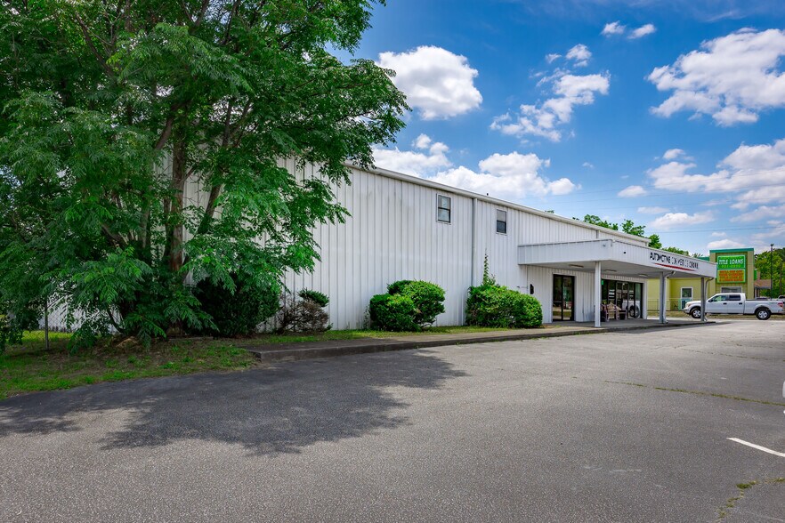 More Photos Of 4431 Augusta Rd, Lexington Light Distribution For Sale