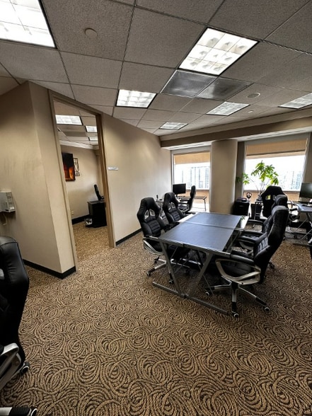 More Photos Of 400 N Ashley Dr, Tampa Office For Lease
