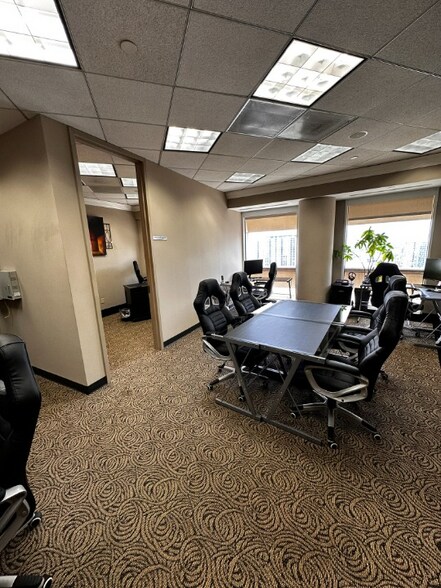 More Photos Of 400 N Ashley Dr, Tampa Office For Lease