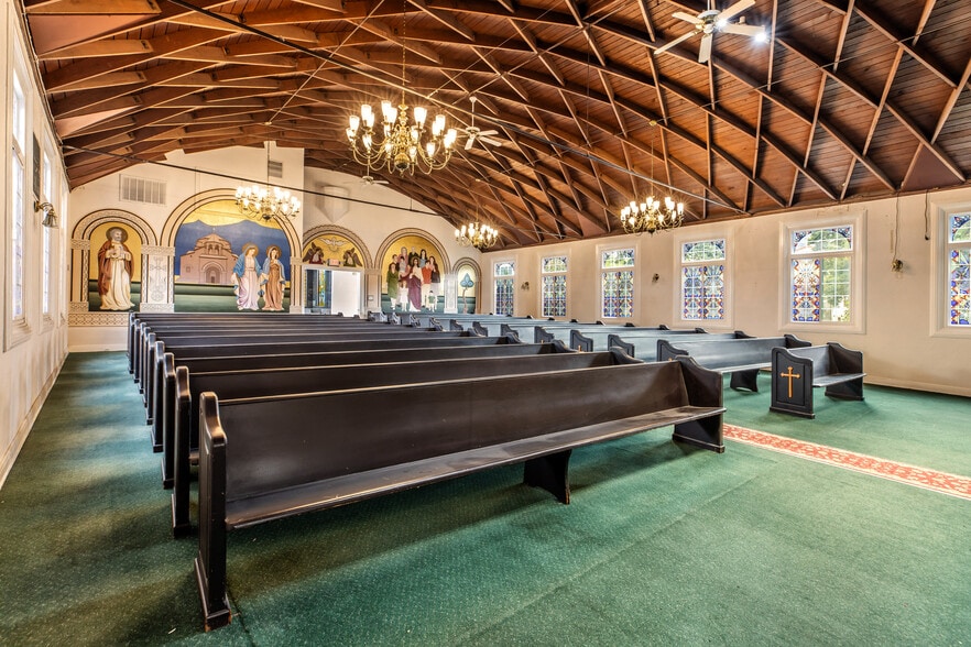 More Photos Of 632 W Stocker St, Glendale Religious Facility For Sale