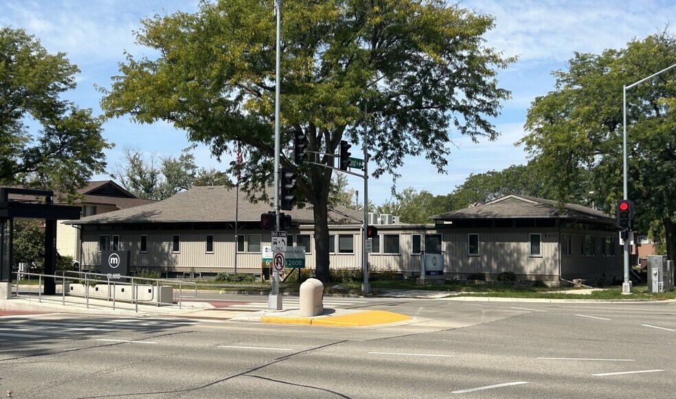 More Photos Of 6200 Mineral Point Rd, Madison Office For Sale