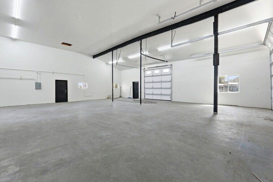 More Photos Of 627 S 31st St, Colorado Springs Light Manufacturing For Sale