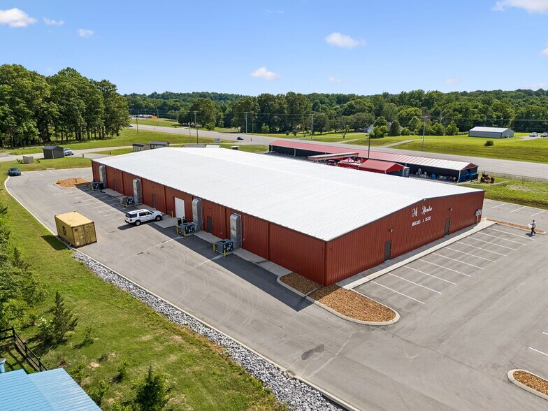 More Photos Of 4070 Old Highway 431, Greenbrier Freestanding For Sale