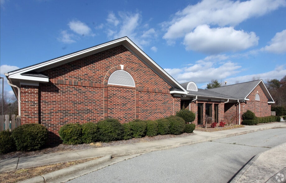 More Photos Of 4065 Premier Dr, High Point Daycare Center For Sale