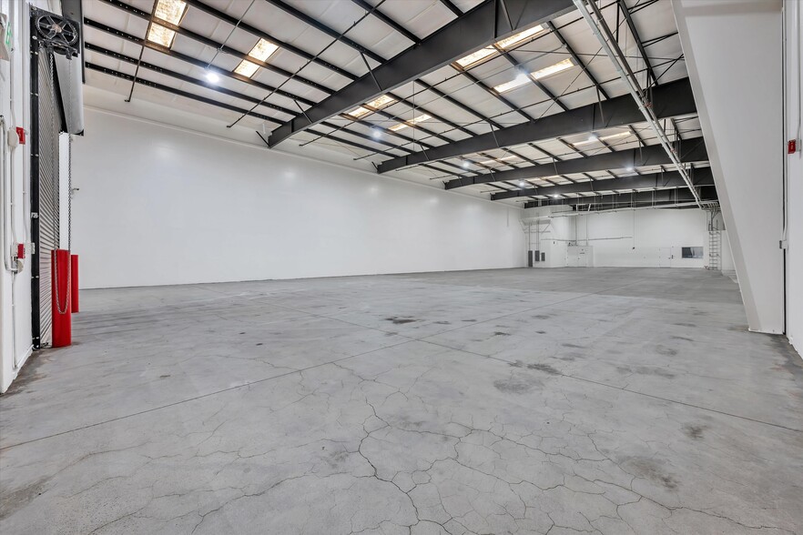 More Photos Of 1851 Airway Dr, Hollister Light Distribution For Lease