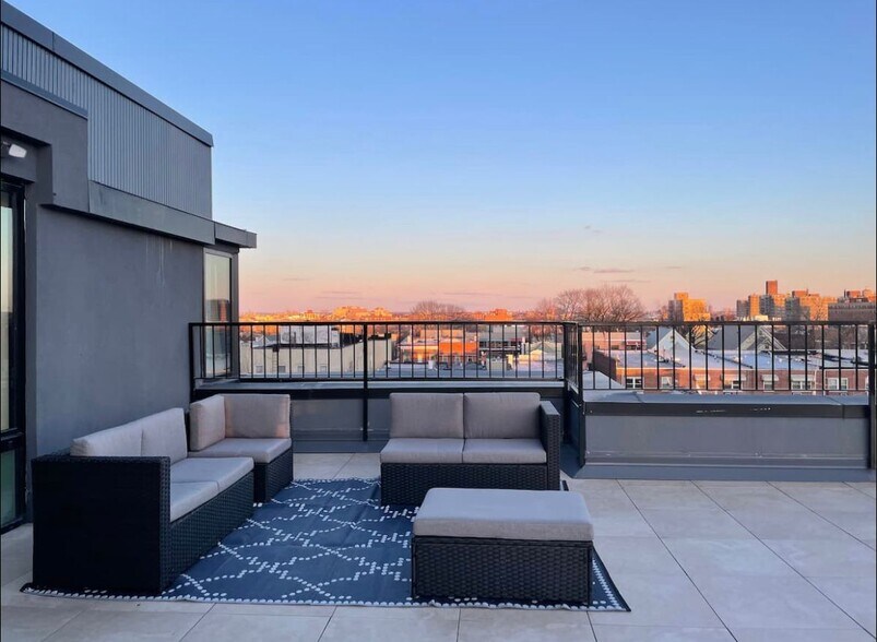 More Photos Of 5222 Roosevelt Ave, Woodside Apartments For Lease