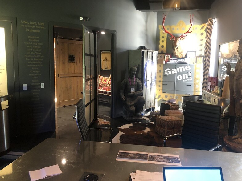 More Photos Of 3330 W Cypress St, Tampa Office For Sale