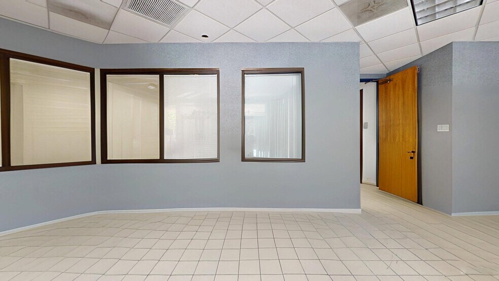 More Photos Of 16001 Bay Vista Dr, Clearwater Office For Lease