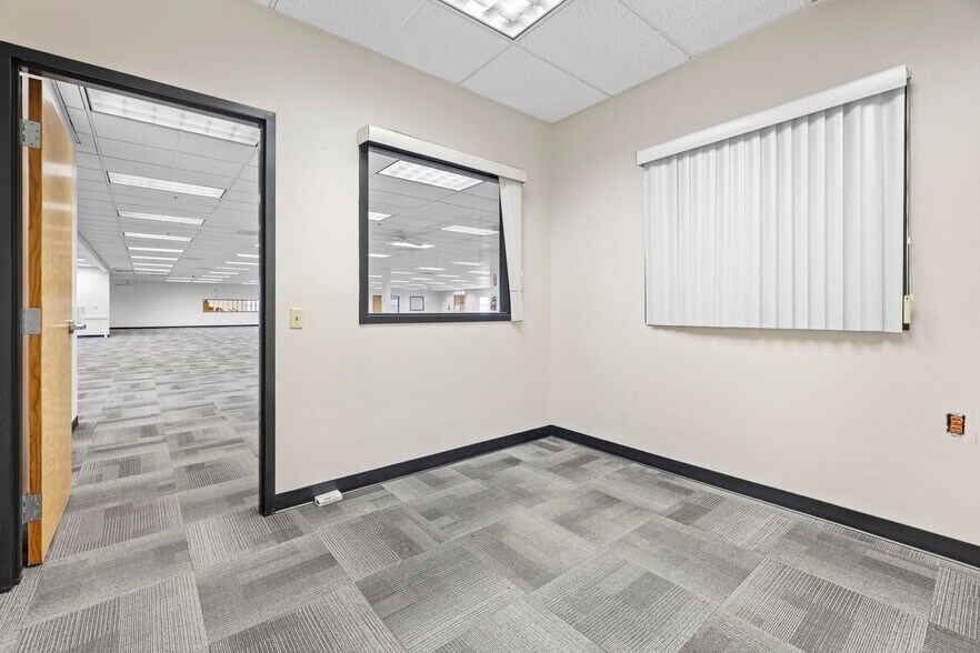 More Photos Of 4240 S Lees Summit Rd, Independence Office For Lease
