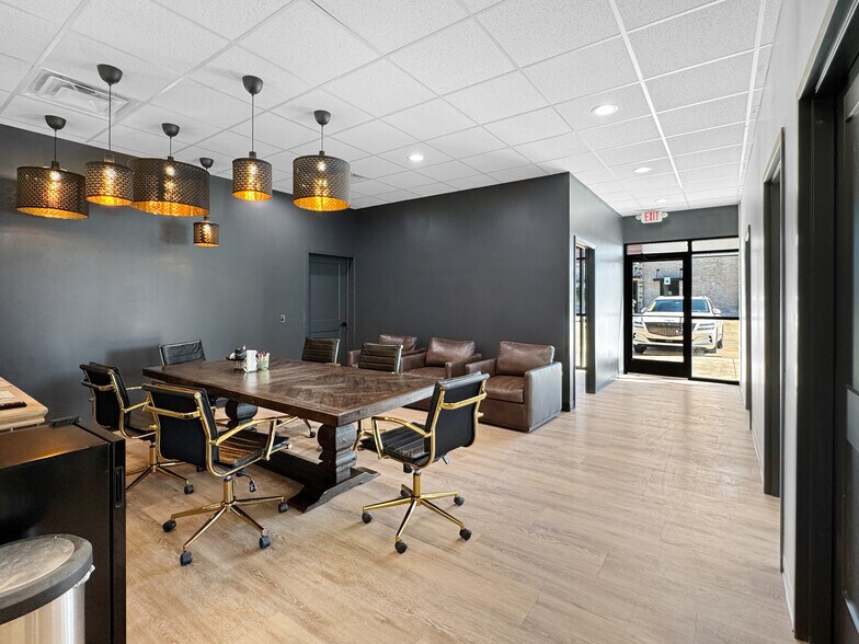 More Photos Of 15105 Crown At Lone Oak Rd, Edmond Office For Lease