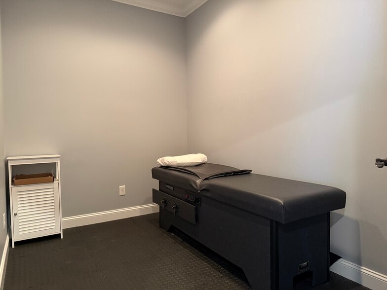 More Photos Of 6000 Coombs Farm Dr, Morgantown Office For Lease