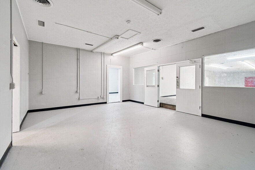 More Photos Of 715 McDuff Ave N, Jacksonville Storefront Retail Residential For Sale