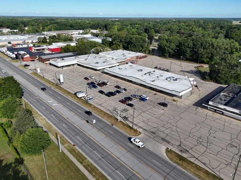 More Photos Of 1100-1128 Bristol St, Elkhart Freestanding For Sale