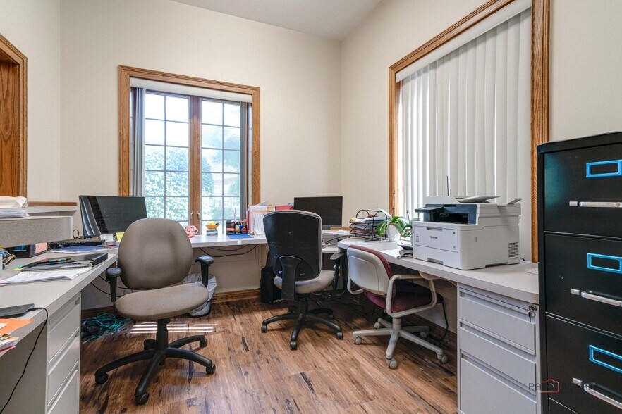 More Photos Of 1017-1019 W Park Ave, Libertyville Medical For Sale
