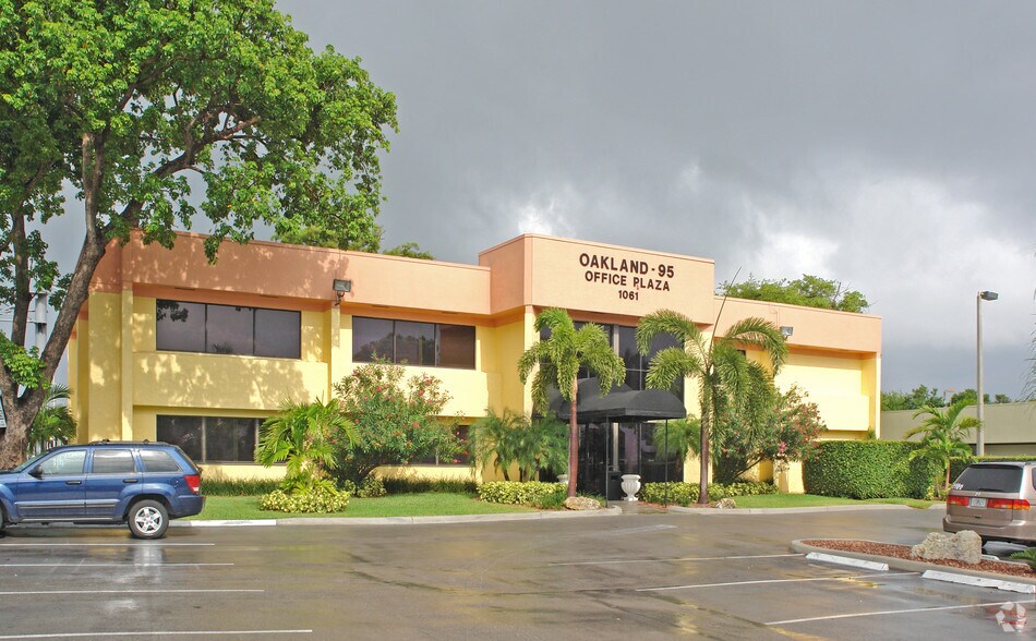 More Photos Of 1061 W Oakland Park Blvd, Oakland Park Medical For Sale