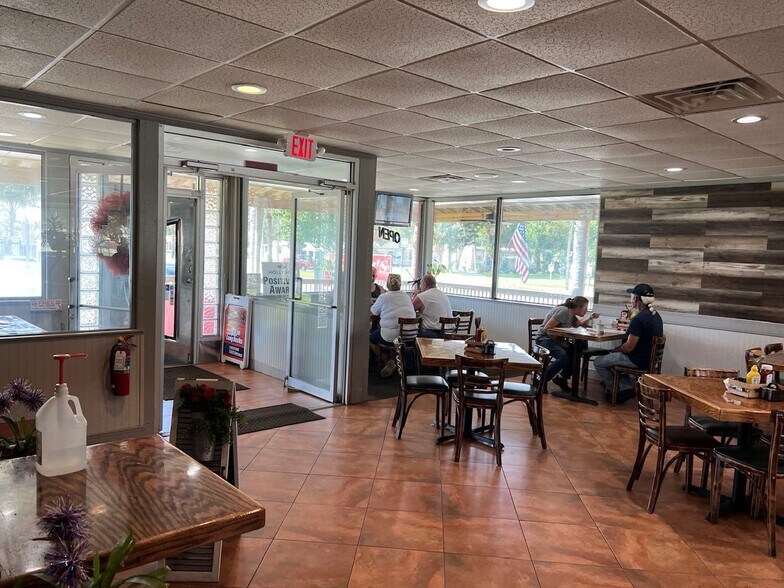 More Photos Of 841 Ridgewood Ave, Daytona Beach Restaurant For Sale