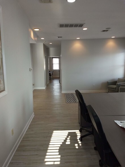 More Photos Of 17-19 Beechwood Rd, Summit General Retail For Sale