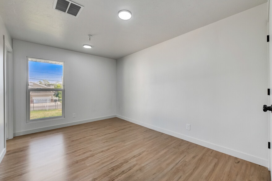 More Photos Of 404 E 5600 S, Salt Lake City Apartments For Sale