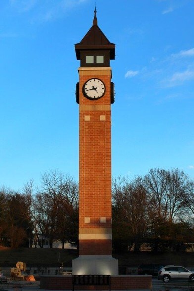 More Photos Of 5100 Fountains Dr NE, Cedar Rapids Storefront For Lease