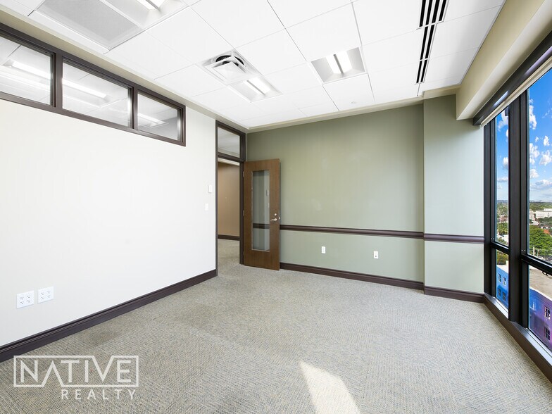 More Photos Of 1909 Tyler St, Hollywood Office For Lease