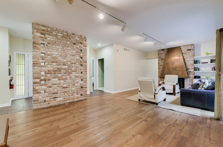 More Photos Of 1601 Broadway St, Galveston Assisted Living For Sale