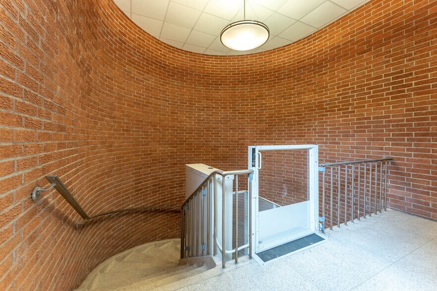 More Photos Of 7370 Chef Menteur Hwy, New Orleans Lodge Meeting Hall For Sale