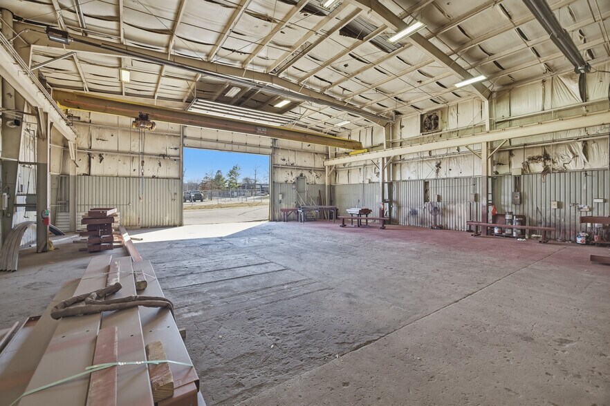More Photos Of 1023 N Victor Ave, Tulsa Manufacturing For Lease