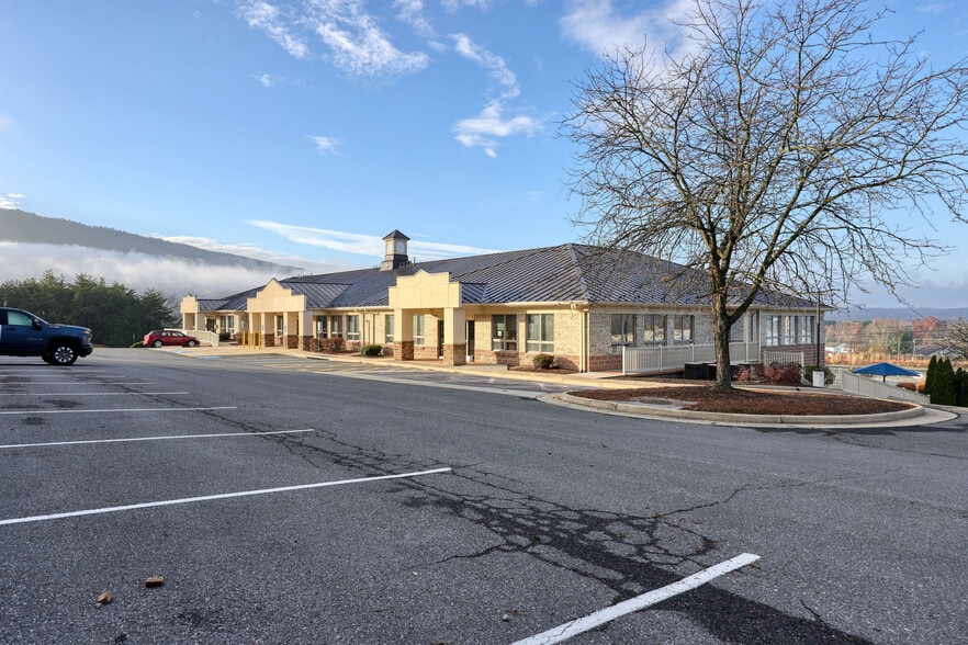 More Photos Of 105 Stony Pointe Way, Strasburg Medical For Lease