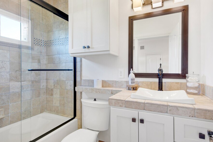 More Photos Of 5121 E Ocean Blvd, Long Beach Apartments For Sale