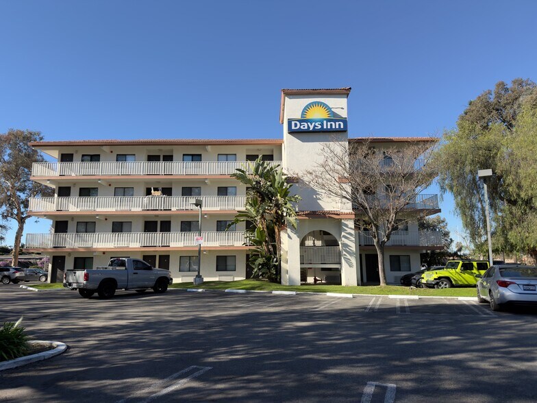 Primary Photo Of 7121 Beach Blvd, Buena Park Hotel For Sale