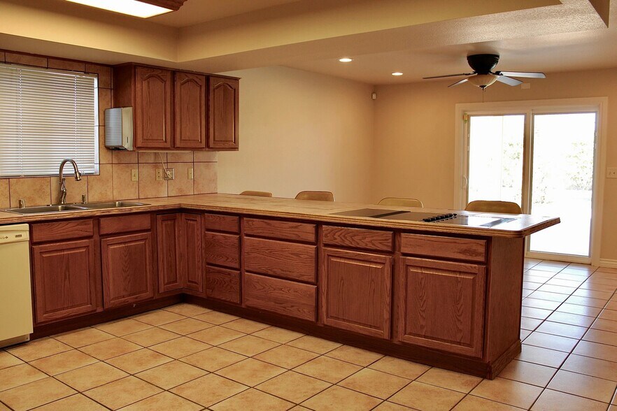 More Photos Of 8935 El Camino Rd, Las Vegas Land For Lease