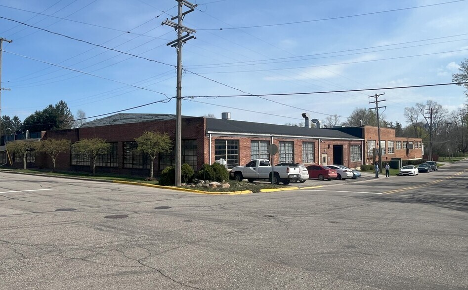 More Photos Of 715 E Duncan St, Manchester Warehouse For Sale
