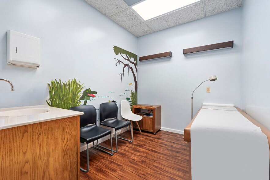 More Photos Of 1801 S 23rd St, Fort Pierce Medical For Sale