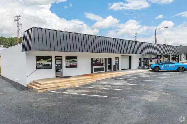 More Photos Of 1951-1955 Canton Rd, Marietta Warehouse For Lease