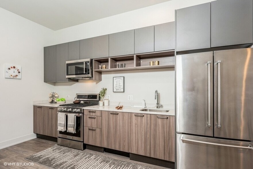 More Photos Of 847 N Larrabee St, Chicago Apartments For Sale