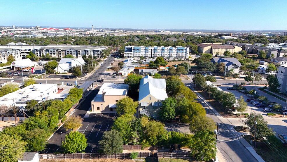 More Photos Of 242 W Sunset Rd, San Antonio Office For Sale