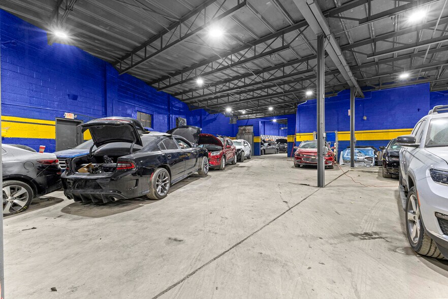More Photos Of 12950 Lyndon Ave, Detroit Warehouse For Lease