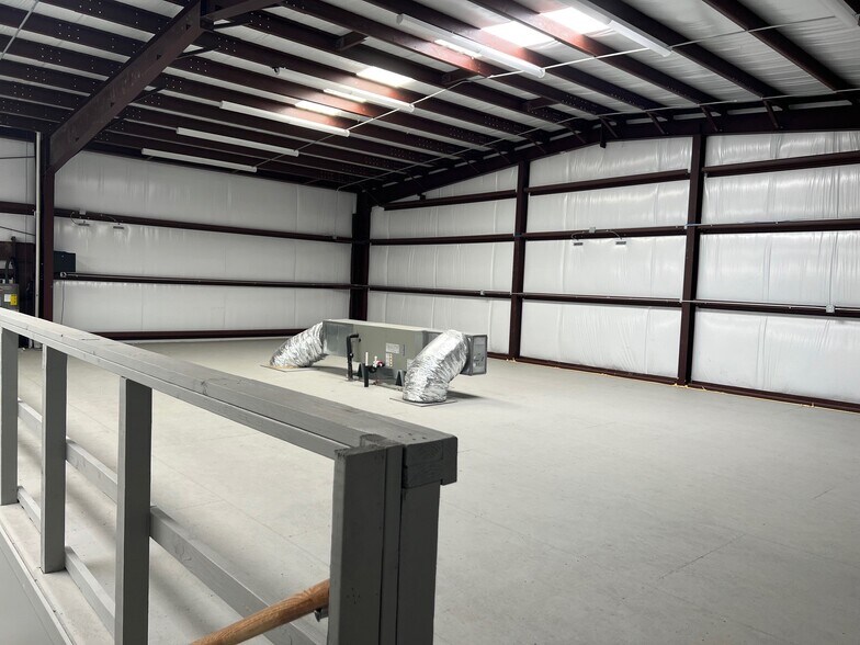 More Photos Of 711 S 14th St, La Porte Warehouse For Lease