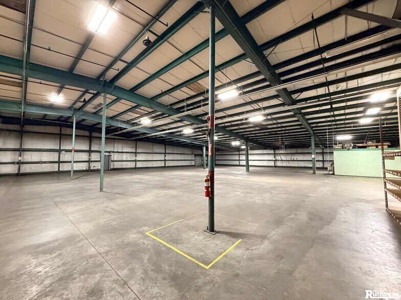 More Photos Of 3310 Reynolds Rd, Lakeland Warehouse For Lease