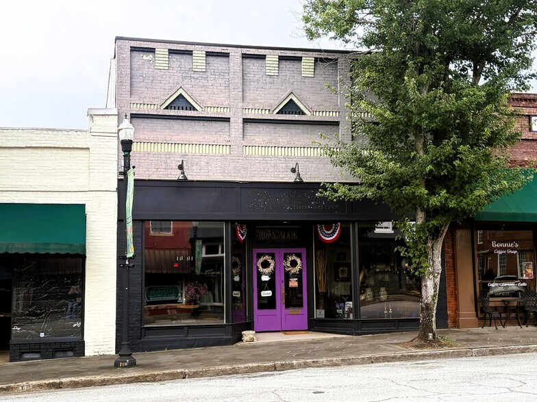More Photos Of 108 N Main St, Greensboro General Retail For Sale